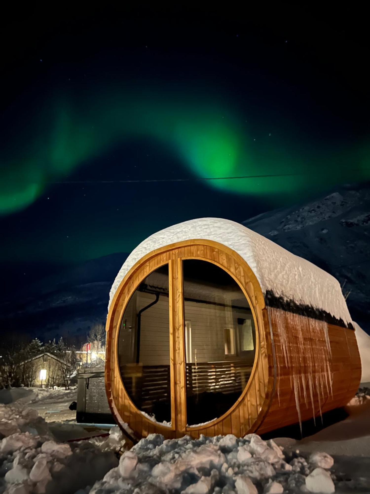Alpan Apartments, Lyngenfjord Olderdalen エクステリア 写真