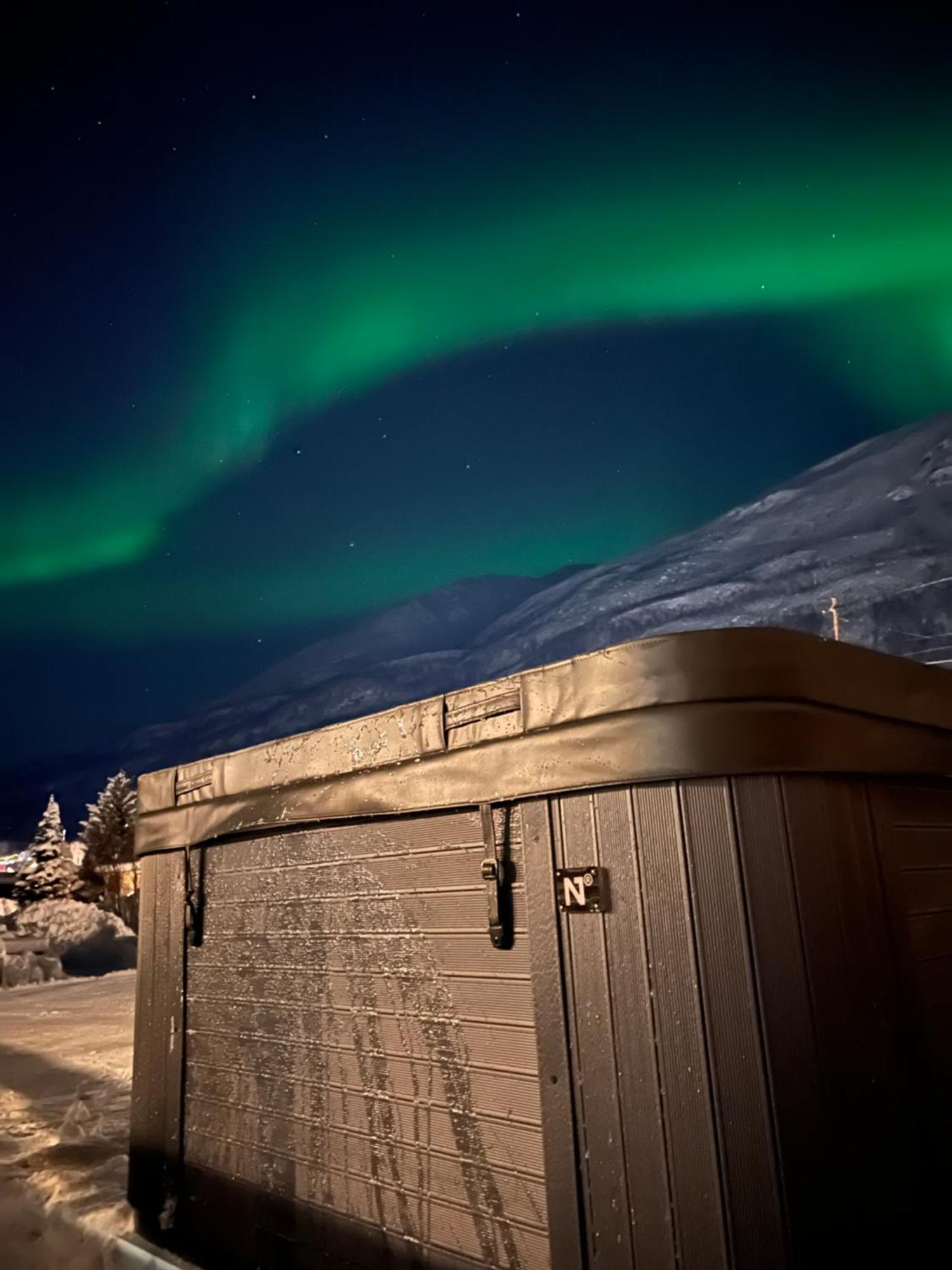 Alpan Apartments, Lyngenfjord Olderdalen エクステリア 写真