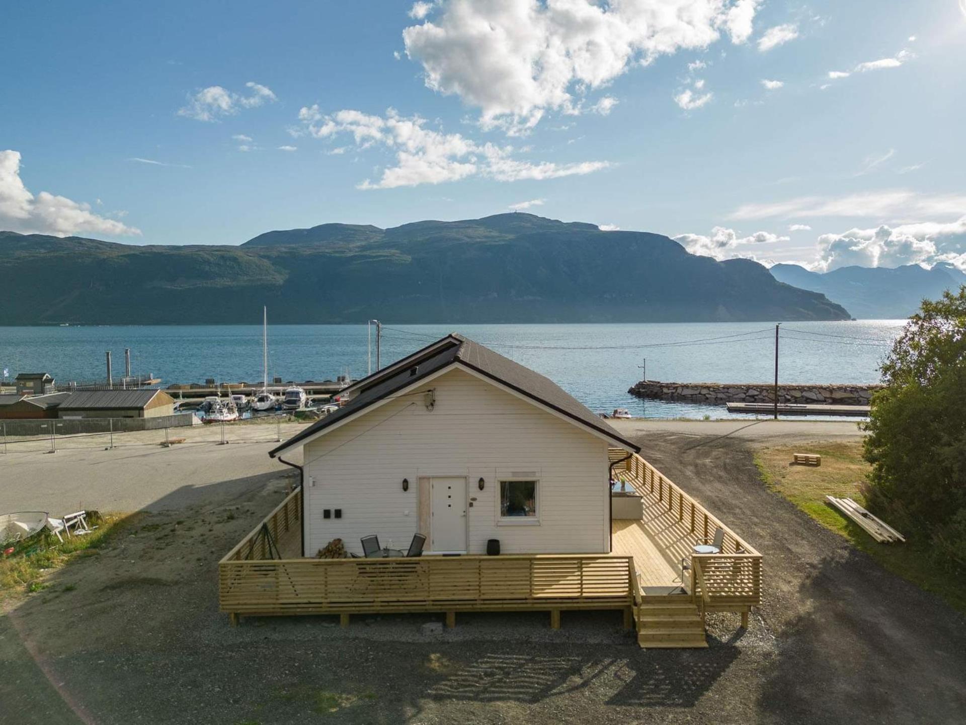 Alpan Apartments, Lyngenfjord Olderdalen エクステリア 写真
