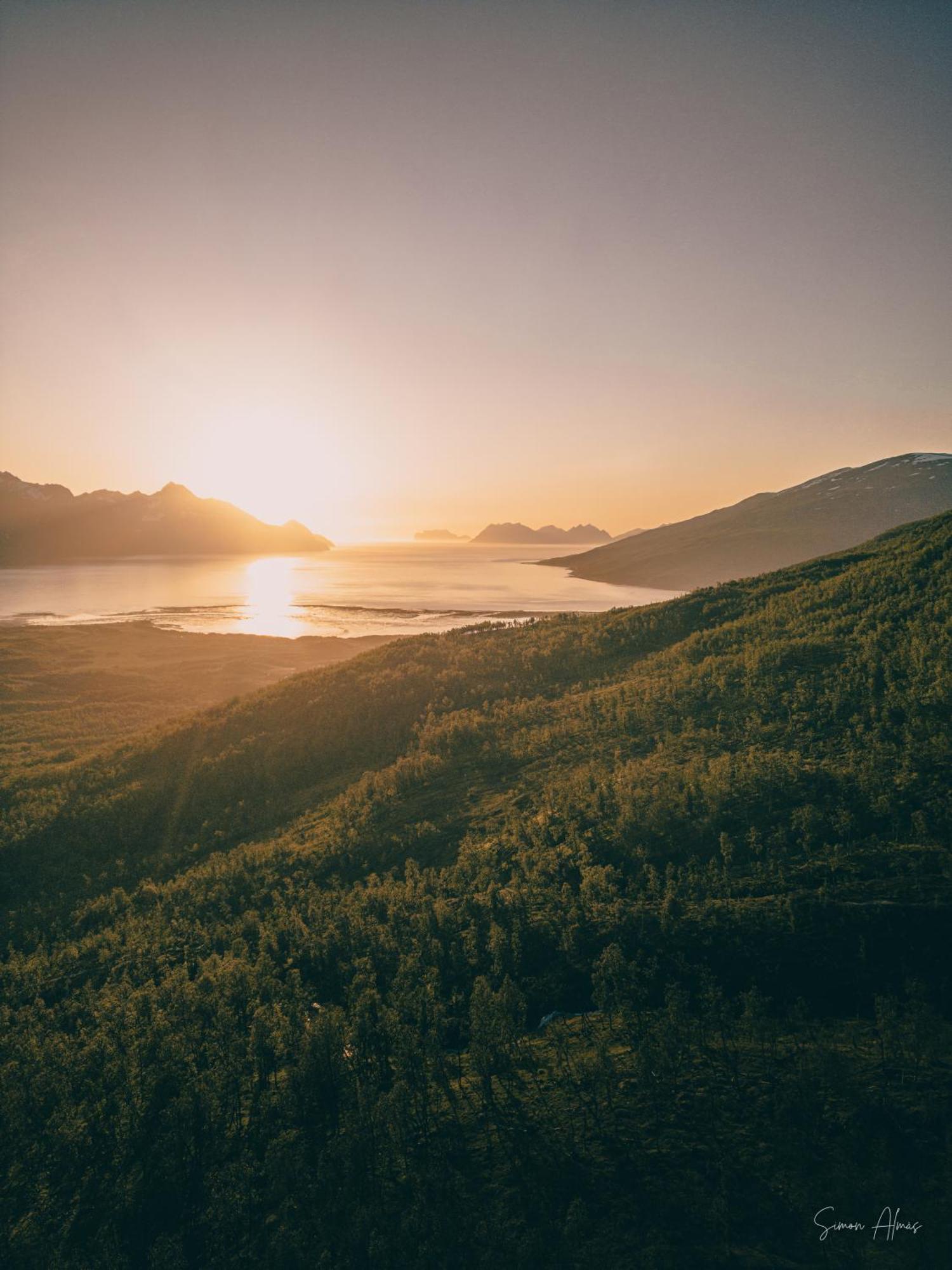 Alpan Apartments, Lyngenfjord Olderdalen エクステリア 写真