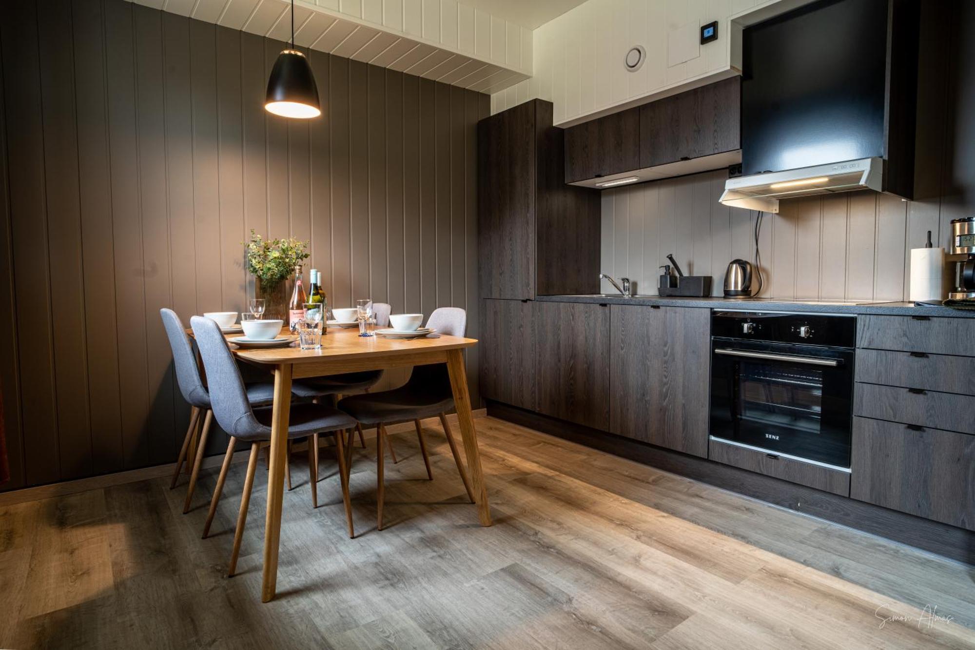 Alpan Apartments, Lyngenfjord Olderdalen エクステリア 写真