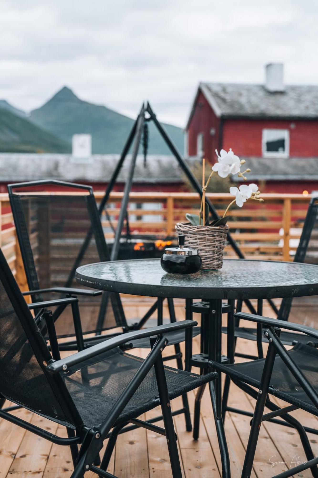 Alpan Apartments, Lyngenfjord Olderdalen エクステリア 写真